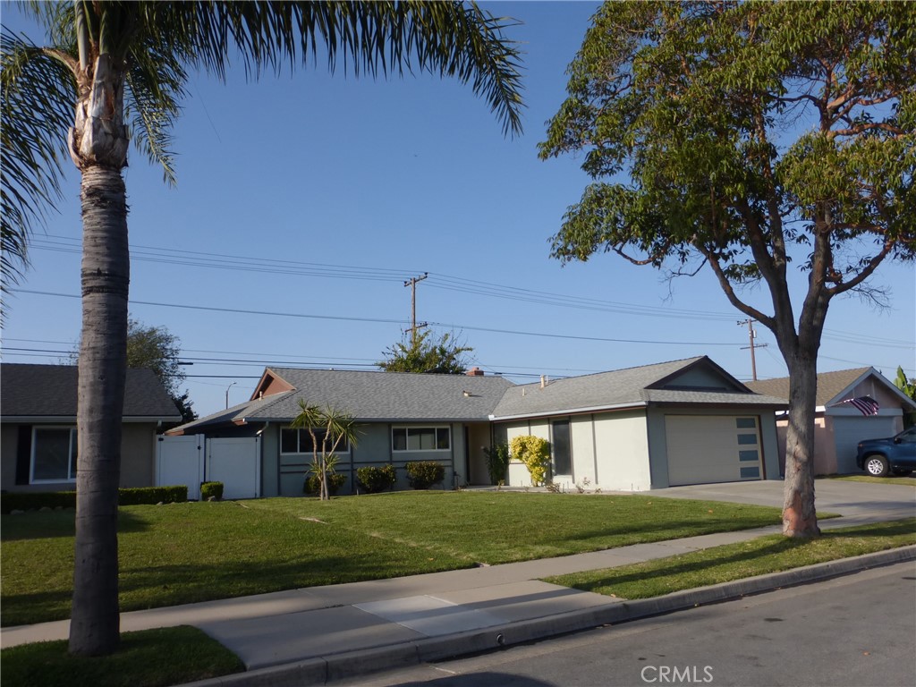 8881 Albatross Dr