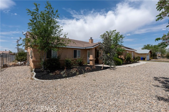 Detail Gallery Image 2 of 45 For 12830 Lakota Rd, Apple Valley,  CA 92308 - 4 Beds | 2 Baths