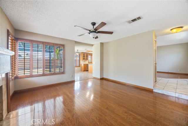 5795 Blackbird Lane, La Verne CA: https://media.crmls.org/medias/1a410bf3-f87a-415a-9d29-20178b0be1c4.jpg