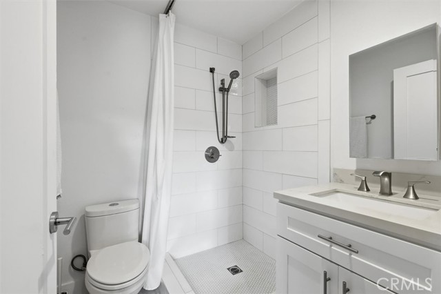 Detail Gallery Image 34 of 37 For 7337 W 88th St, Los Angeles,  CA 90045 - 4 Beds | 4 Baths