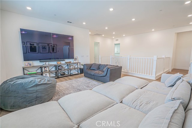 Detail Gallery Image 21 of 58 For 29768 Camino La Perdiz, Valencia,  CA 91354 - 5 Beds | 5 Baths