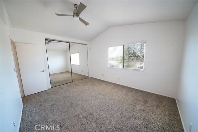 28321 Evergreen Lane, Saugus CA: https://media.crmls.org/medias/1a428324-00ac-455b-8d15-fc788c5e99bf.jpg