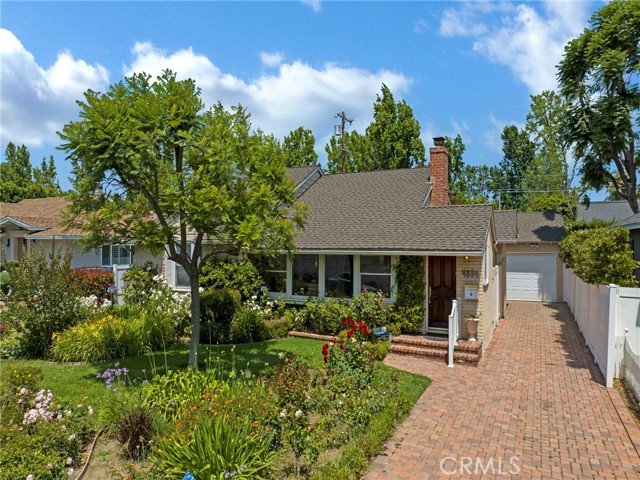 4854 Ranchito Avenue, Sherman Oaks CA: https://media.crmls.org/medias/1a436ee6-9852-4713-91b1-4204efbab195.jpg