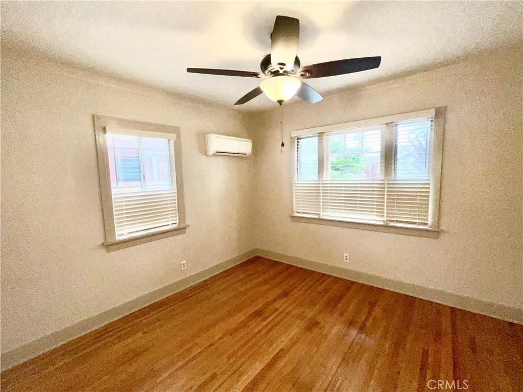 https://media.crmls.org/medias/1a438483-6cb5-4da4-b7f7-0530207a742d.jpg?preset=X-Large