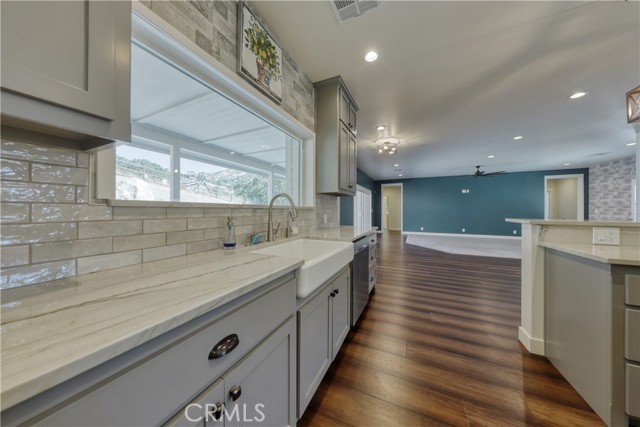 Detail Gallery Image 16 of 66 For 25904 Bear Valley, Tehachapi,  CA 93561 - 3 Beds | 2/1 Baths