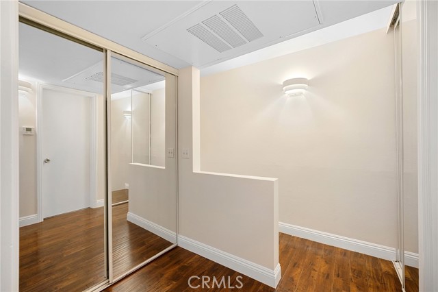 Detail Gallery Image 16 of 28 For 121 Sinclair Ave #206,  Glendale,  CA 91206 - 2 Beds | 2 Baths