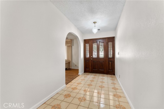 Detail Gallery Image 7 of 44 For 6367 Arrowhead Lake Rd, Hesperia,  CA 92345 - 6 Beds | 4 Baths