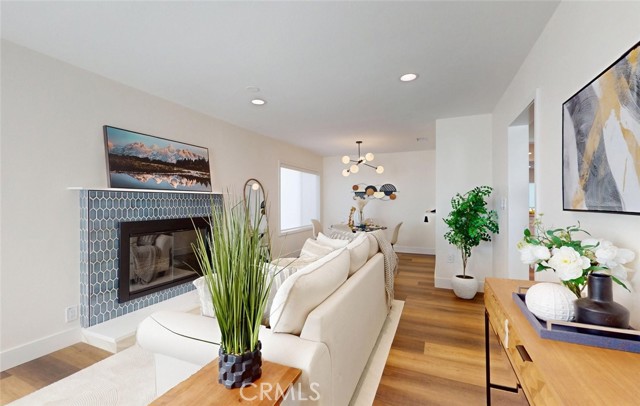 Detail Gallery Image 2 of 16 For 5672 Pepperwood, Lakewood,  CA 90712 - 4 Beds | 3 Baths