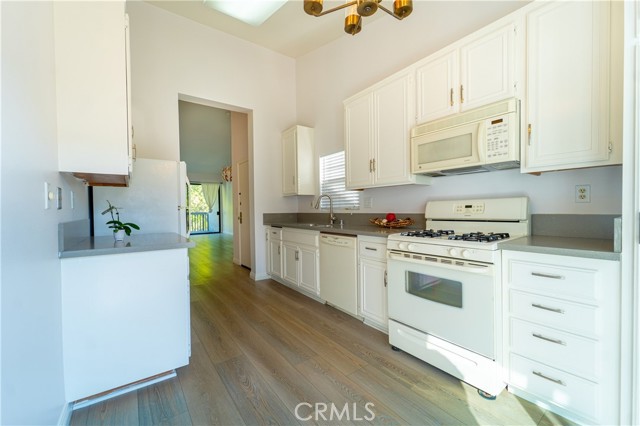 Detail Gallery Image 3 of 34 For 2542 W Macarthur #134,  Santa Ana,  CA 92704 - 2 Beds | 2 Baths