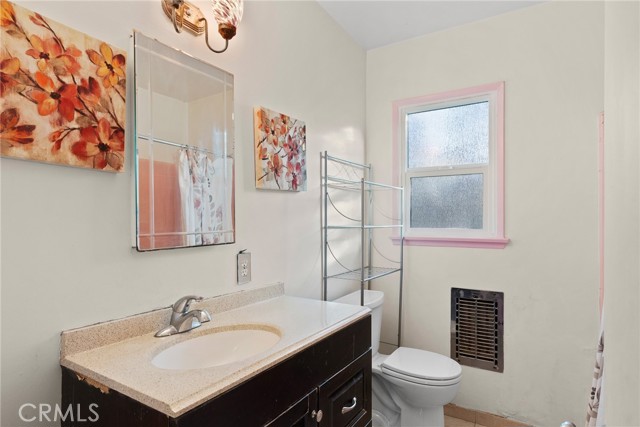 Detail Gallery Image 10 of 62 For 17806 Erwin St, Encino,  CA 91316 - 3 Beds | 2 Baths