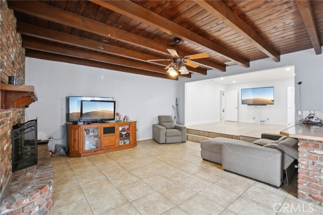 3686 Palo Verde Avenue, Long Beach CA: https://media.crmls.org/medias/1a492e66-a820-421a-b75c-ad11decf0299.jpg