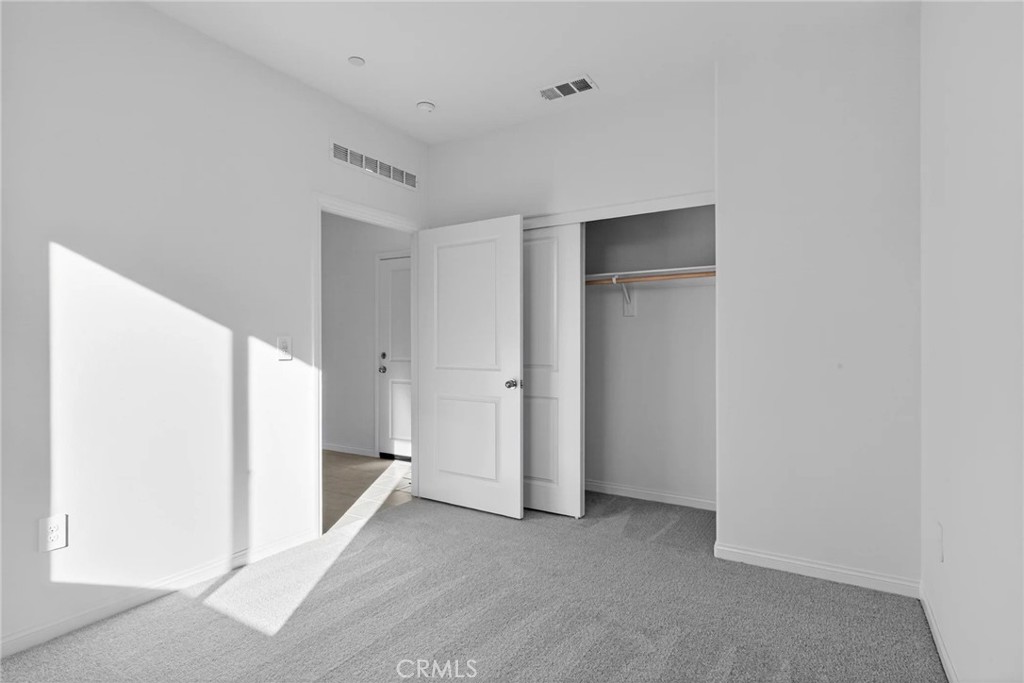 https://media.crmls.org/medias/1a493ecb-feb8-4a5d-b3d8-4c6f62eb8e7c.jpg?preset=X-Large