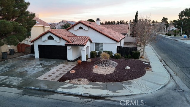 Detail Gallery Image 2 of 22 For 1800 E Newgrove St, Lancaster,  CA 93535 - 3 Beds | 2 Baths