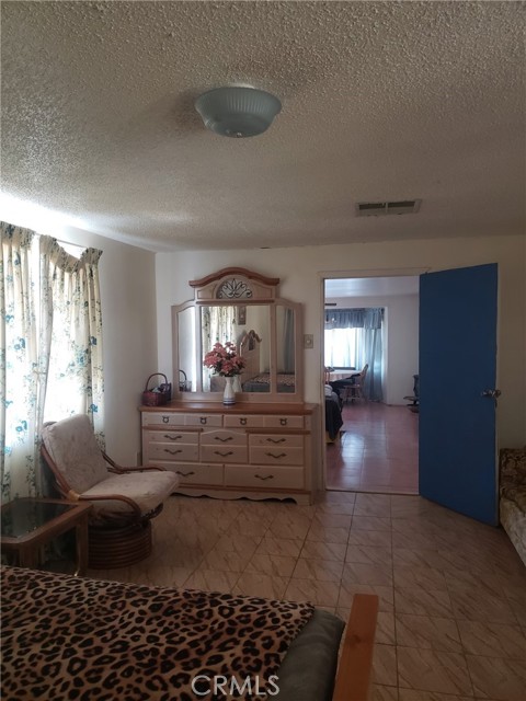 Detail Gallery Image 11 of 27 For 69626 Pluto, Twentynine Palms,  CA 92277 - 5 Beds | 2 Baths