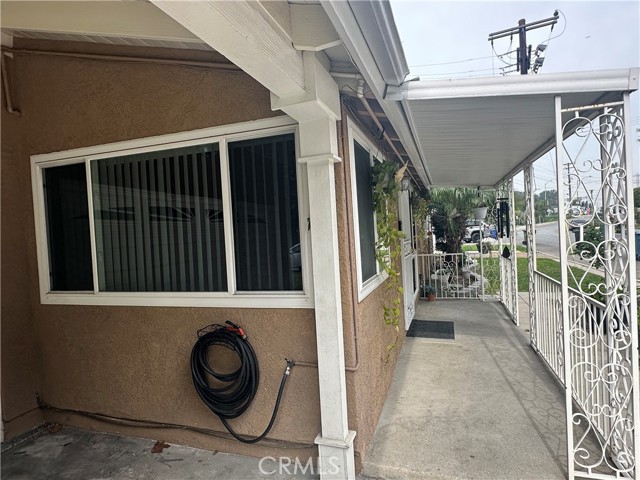 Detail Gallery Image 5 of 44 For 9943 Cedardale Dr, Santa Fe Springs,  CA 90670 - 6 Beds | 3 Baths