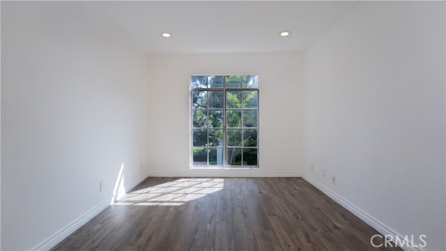 Detail Gallery Image 10 of 12 For 102 Scholz #37,  Newport Beach,  CA 92663 - 1 Beds | 1 Baths