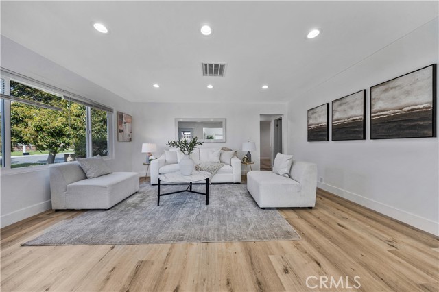 Detail Gallery Image 5 of 55 For 5224 Hallowell, Temple City,  CA 91780 - 5 Beds | 4/1 Baths