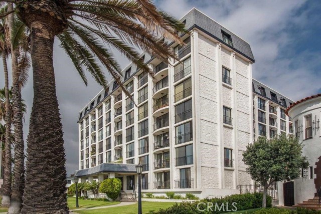 Detail Gallery Image 1 of 4 For 2601 E Ocean Bld #303,  Long Beach,  CA 90803 - 2 Beds | 2 Baths