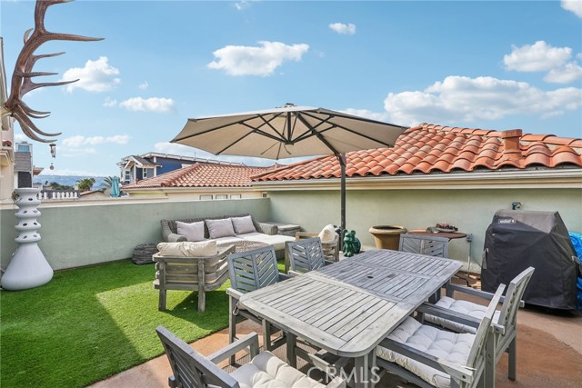 Detail Gallery Image 41 of 46 For 221 S Francisca Ave Unit a,  Redondo Beach,  CA 90277 - 3 Beds | 2/1 Baths