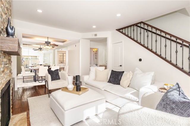 Detail Gallery Image 13 of 25 For 5240 Vantage, Valley Village,  CA 91607 - 2 Beds | 3 Baths