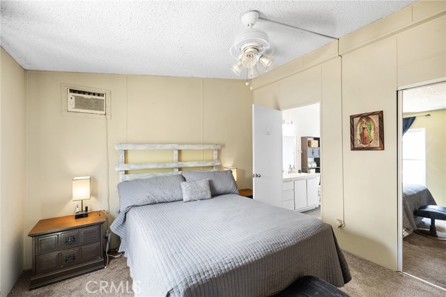 1097 N State Street, Hemet CA: https://media.crmls.org/medias/1a4bfe98-9c4a-4591-afe1-39a00936d95d.jpg