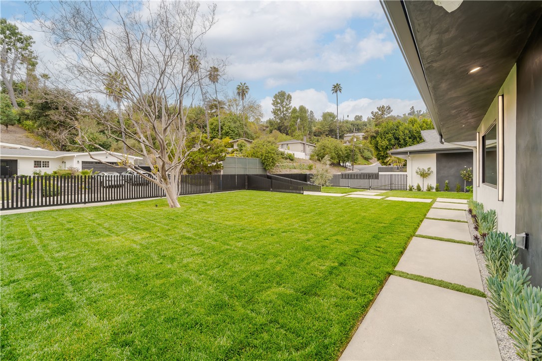 Detail Gallery Image 66 of 75 For 19525 Valdez Dr, Tarzana,  CA 91356 - 4 Beds | 5 Baths