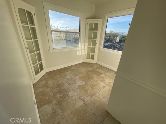 1522 Bronson Ave, County - Los Angeles CA: https://media.crmls.org/medias/1a4d75d6-3d8d-4f7b-8d94-7c3daf57d22a.jpg