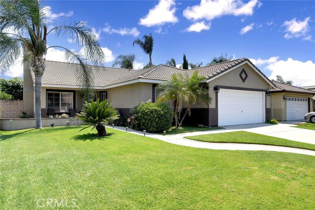 Detail Gallery Image 2 of 31 For 8844 Morgan Trail Dr, Jurupa Valley,  CA 92509 - 4 Beds | 2 Baths