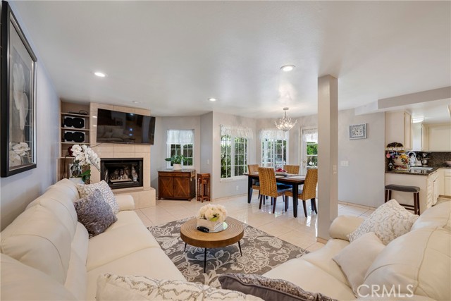 9909 Merced River Avenue, Fountain Valley CA: https://media.crmls.org/medias/1a4e62a9-111a-48d9-a3e0-983ab34b159a.jpg