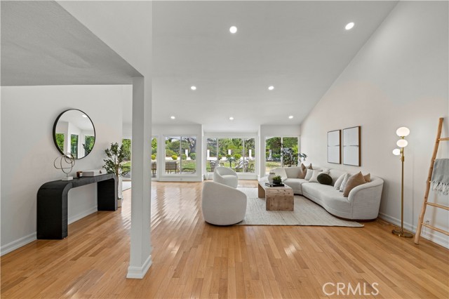 11730 Preston Trails Avenue, Porter Ranch CA: https://media.crmls.org/medias/1a4e9c58-fa11-4d5d-8372-87c8a9b1aeca.jpg
