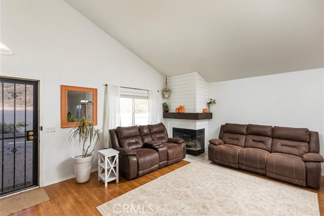 Detail Gallery Image 7 of 32 For 15556 Orange St, Lake Elsinore,  CA 92530 - 3 Beds | 2 Baths