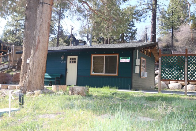 Detail Gallery Image 2 of 28 For 42584 Cougar Rd, Big Bear Lake,  CA 92315 - 1 Beds | 1 Baths