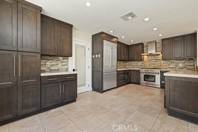 10854 Beltramo Circle, Riverside CA: https://media.crmls.org/medias/1a4f69d1-6c49-4350-bb60-86bd52c78c40.jpg