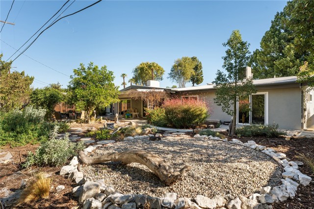 Detail Gallery Image 43 of 56 For 4835 Almidor Ave, Woodland Hills,  CA 91364 - 5 Beds | 3 Baths