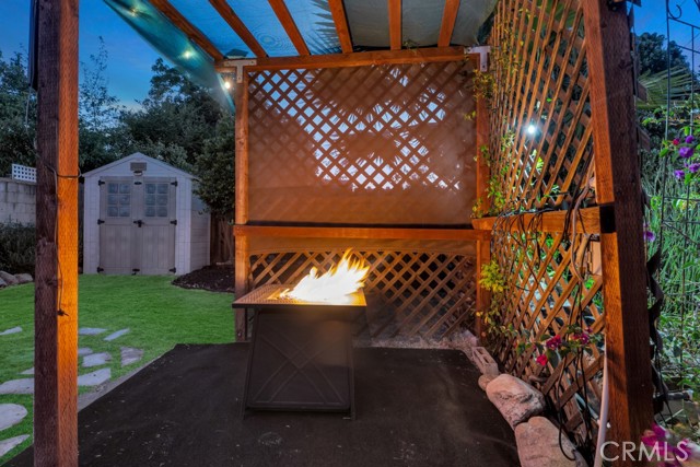 6507 Gentry Avenue, North Hollywood CA: https://media.crmls.org/medias/1a5155a7-3bf6-4bef-9219-d007e95b78c3.jpg