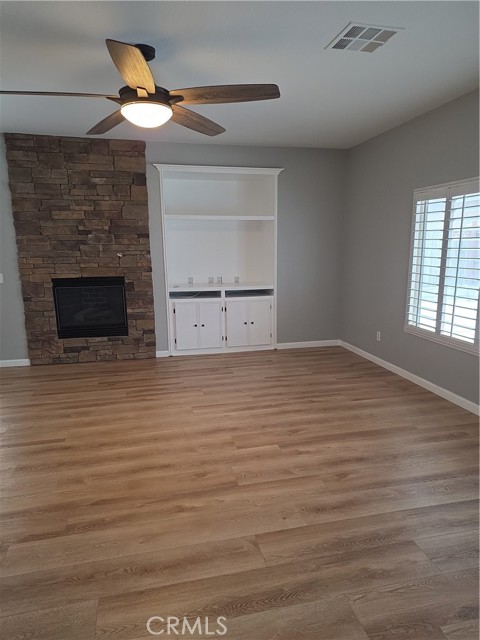 Detail Gallery Image 15 of 56 For 13040 Deep Water St, Victorville,  CA 92392 - 5 Beds | 3 Baths