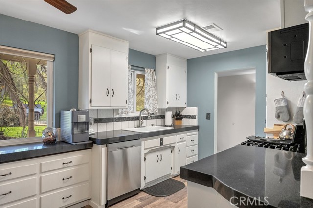 Detail Gallery Image 17 of 68 For 124 Glen Cir, Oroville,  CA 95966 - 3 Beds | 2/1 Baths