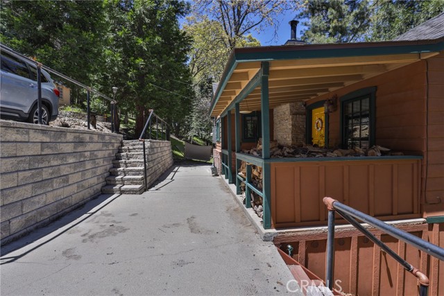 Detail Gallery Image 2 of 49 For 25214 Scenic View Dr, Crestline,  CA 92325 - 2 Beds | 2/1 Baths