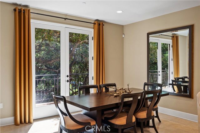 Detail Gallery Image 17 of 42 For 23500 Park Sorrento #D24,  Calabasas,  CA 91302 - 3 Beds | 3/1 Baths