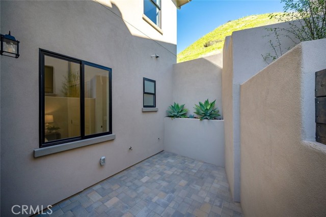 Image 38 of 55 For 2732 Barcelona Street