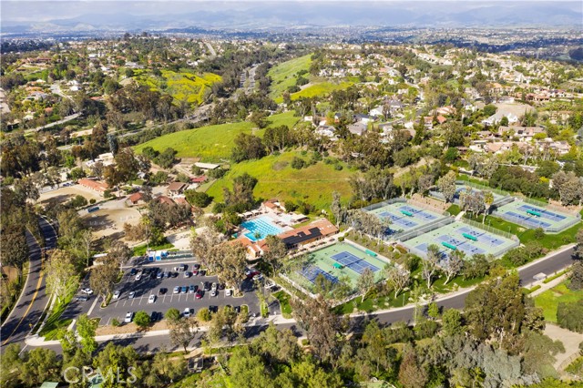 26021 Flintlock Ln, Laguna Hills CA: https://media.crmls.org/medias/1a54e546-9dfa-4821-8791-41c28b4a9b74.jpg