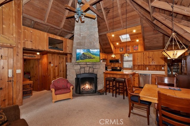 Detail Gallery Image 9 of 17 For 295 Sunset, Lake Arrowhead,  CA 92352 - 3 Beds | 2 Baths