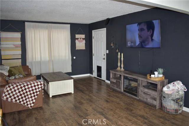 Detail Gallery Image 2 of 27 For 3695 Stauss Ave, Oroville,  CA 95966 - 3 Beds | 2 Baths