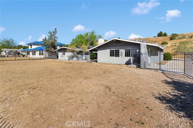 8732 Pico Avenue, Hesperia CA: https://media.crmls.org/medias/1a558b40-093b-4827-8d90-a48c092f008a.jpg