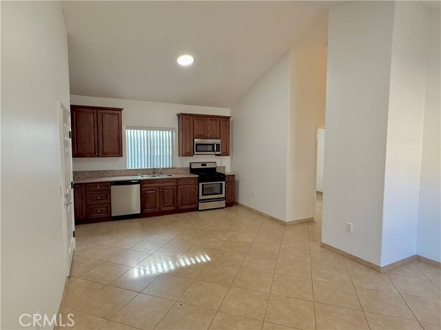 Detail Gallery Image 14 of 30 For 6917 Woodman Ave #7,  Van Nuys,  CA 91405 - 2 Beds | 1 Baths