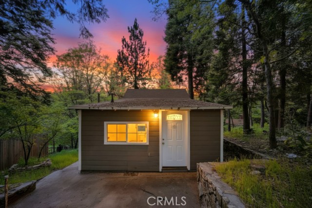 22951 Redwood, Crestline, CA 92325