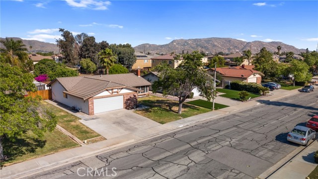 Detail Gallery Image 2 of 17 For 14594 Parkwood Ct, Moreno Valley,  CA 92553 - 3 Beds | 2 Baths
