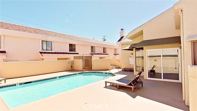 Detail Gallery Image 21 of 21 For 9906 Owensmouth Ave #7,  Chatsworth,  CA 91311 - 3 Beds | 2/1 Baths