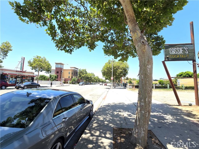 Image 3 of 47 For 855 Holt Avenue