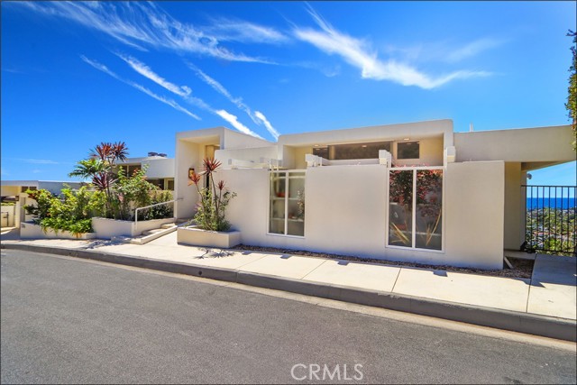 Detail Gallery Image 1 of 43 For 1284 Coronado Dr, Laguna Beach,  CA 92651 - 3 Beds | 2/1 Baths